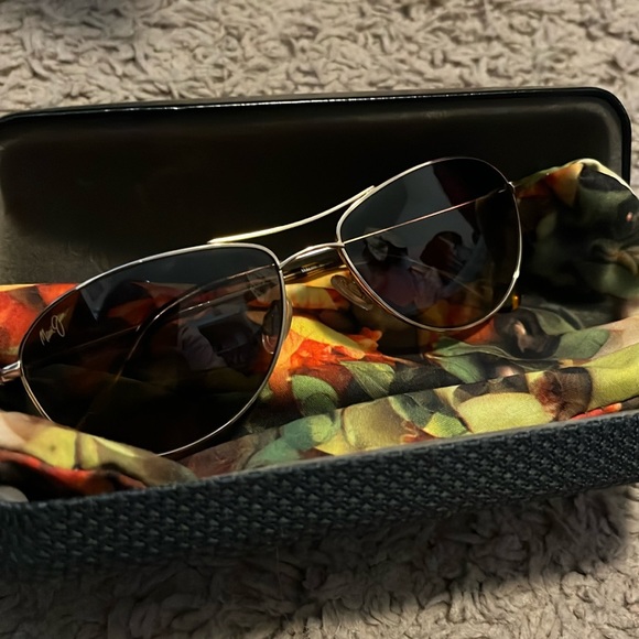 Maui Jim Polarized Small Maverick Aviator Sunglasses - Picture 1 of 5